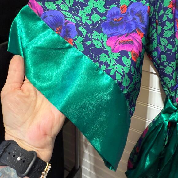 VTG Victoria’s Secret Gold Label Floral Satin Wrap Robe One Size - Picture 6 of 11